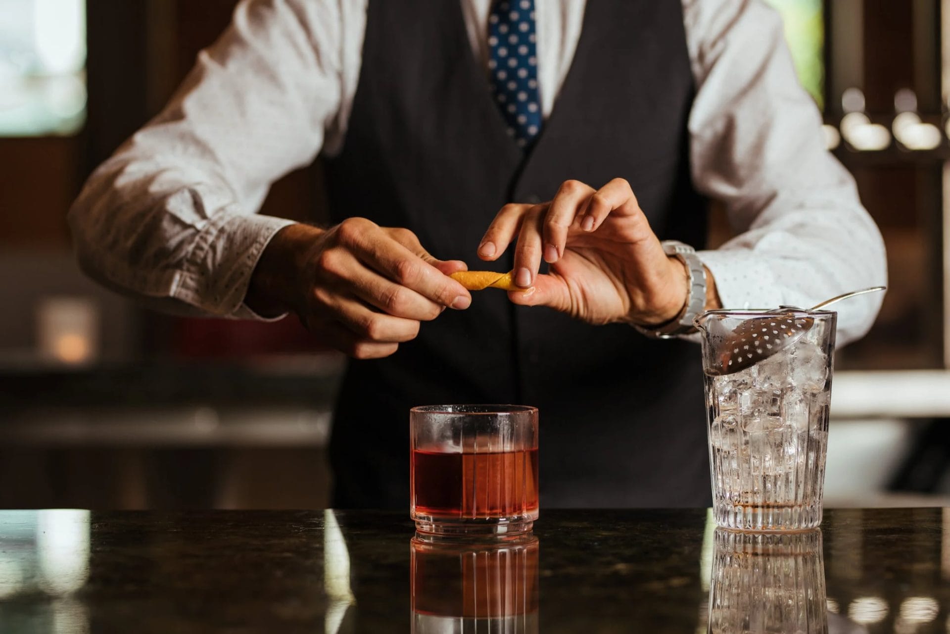 Tutto Restaurant & Bar Happy Hour